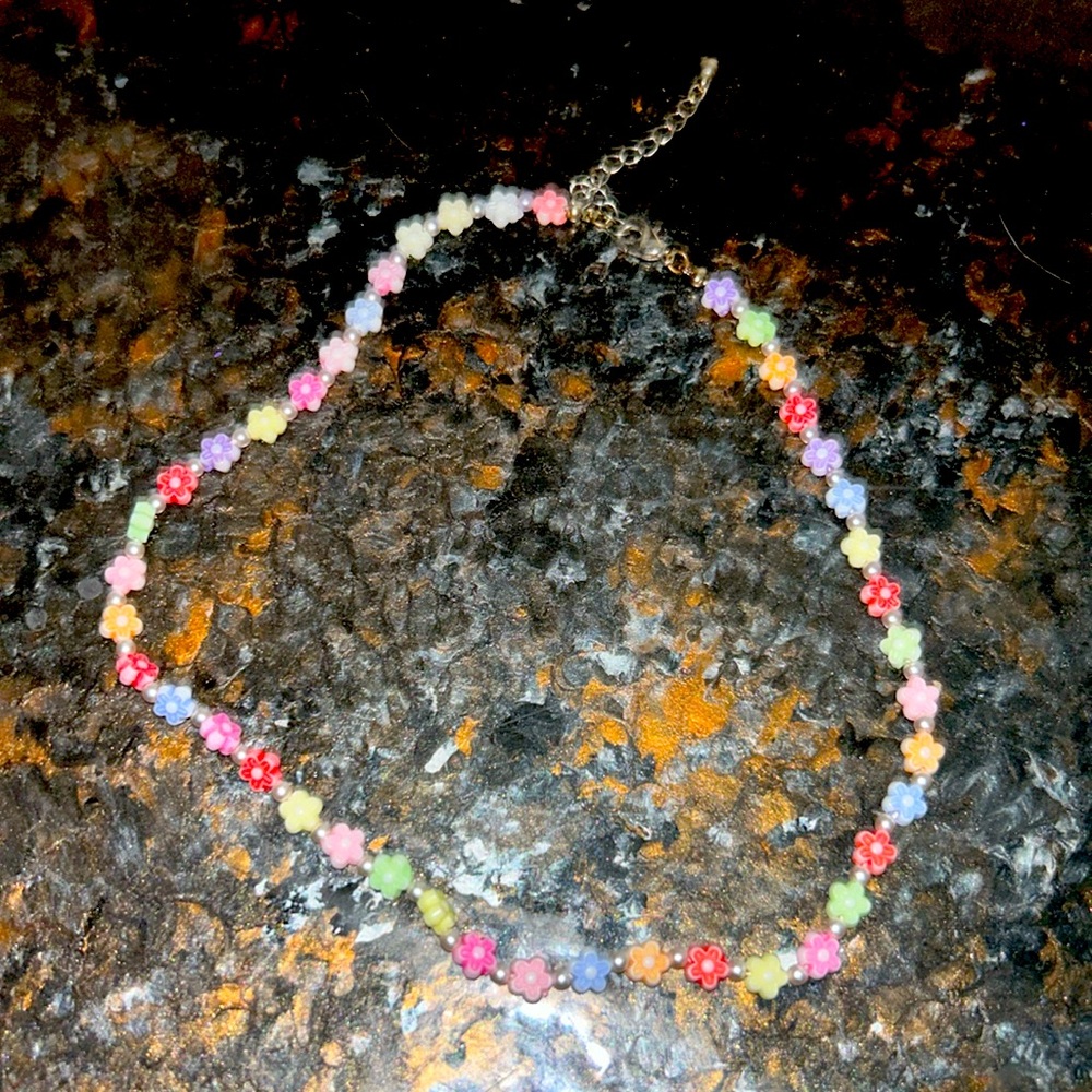 kids plastic flower necklace